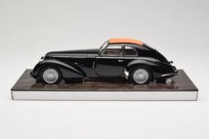 Alfa Romeo 8C 2900B Lungo Svart Minichamps 1:18 100120421 Metall