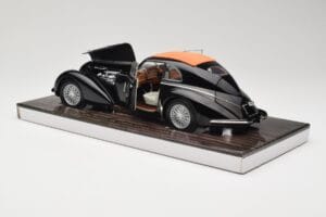 Alfa Romeo 8C 2900B Lungo Svart Minichamps 1:18 100120421 Metall — bild 5 av 8