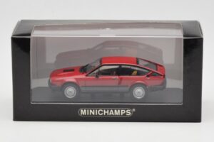 Alfa Romeo Alfetta GTV6 Röd Minichamps 1:43 400120140 Metall — bild 4 av 4