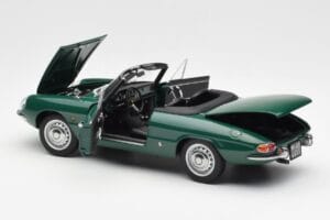 Alfa Romeo Duetto Spider Grön AUTOart 1:18 70138 Metall — bild 5 av 8