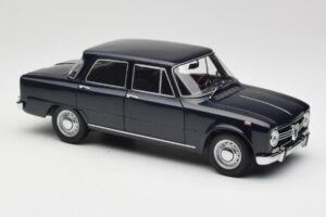Alfa Romeo Giulia 1300 Blå Minichamps 1:18 180120905 Metall — bild 6 av 8