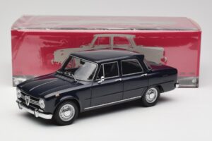 Alfa Romeo Giulia 1300 Blå Minichamps 1:18 180120905 Metall — bild 8 av 8