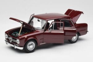 Alfa Romeo Giulia 1300 Mörkröd Minichamps 1:18 180120906 Metall — bild 2 av 8