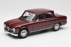 Alfa Romeo Giulia 1300 Mörkröd Minichamps 1:18 180120906 Metall