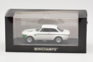 Alfa Romeo Giulia 1300 GTA Junior Vit Minichamps 1:43 400120601 Metall — bild 3 av 3