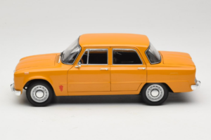 Alfa Romeo Giulia 1300 Super Orange Minichamps 1:18 180120900 Metall — bild 4 av 8