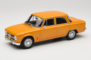 Alfa Romeo Giulia 1300 Super Orange Minichamps 1:18 180120900 Metall
