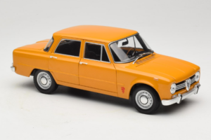 Alfa Romeo Giulia 1300 Super Orange Minichamps 1:18 180120900 Metall — bild 6 av 8