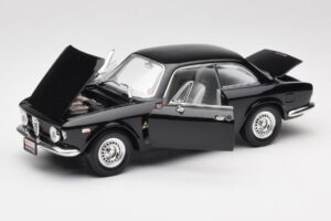 Alfa Romeo Giulia Sprint GTA Svart Road Signature 1:18 92348 Metall — bild 2 av 8