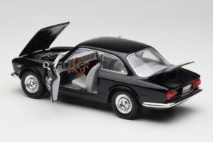 Alfa Romeo Giulia Sprint GTA Svart Road Signature 1:18 92348 Metall — bild 5 av 8