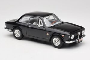 Alfa Romeo Giulia Sprint GTA Svart Road Signature 1:18 92348 Metall — bild 6 av 8