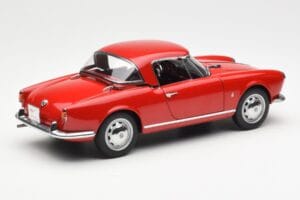 Alfa Romeo Giulietta 1300 Spider Röd AUTOart 1:18 70157 Metall — bild 3 av 8