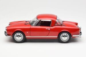 Alfa Romeo Giulietta 1300 Spider Röd AUTOart 1:18 70157 Metall — bild 4 av 8
