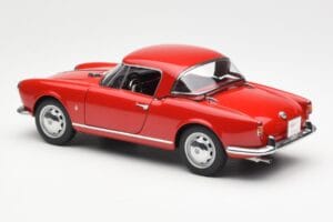 Alfa Romeo Giulietta 1300 Spider Röd AUTOart 1:18 70157 Metall — bild 7 av 8