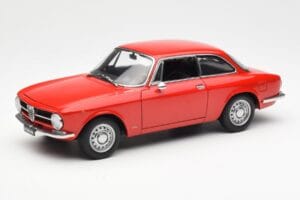 Alfa Romeo GT 1300 Junior LHD Röd AUTOart 1:18 70131 Metall