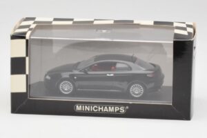 Alfa Romeo GT Svart Minichamps 1:43 400120320 Metall — bild 4 av 4