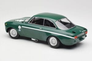 Alfa Romeo GTA 1300 Junior Grön Minichamps 1:18 155120022 Metall — bild 5 av 6