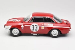 Alfa Romeo GTA 1300 Junior #33 T. Hezemans / G. van Lennep Division 1 Winners 4 Hours of Jarama 1972 Minichamps 1:18 15572123 — bild 3 av 6