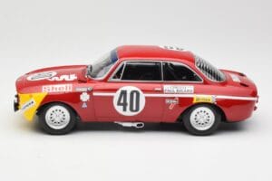 Alfa Romeo GTA 1300 Junior #40 F. Picchi / J-C. Chasseuil Division 1 Winners 12 Hours of Paul Ricard 1971 Minichamps 1:18 155 — bild 3 av 6