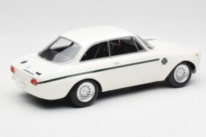 Alfa Romeo GTA 1300 Junior Vit Minichamps 1:18 155120021 Metall — bild 2 av 6