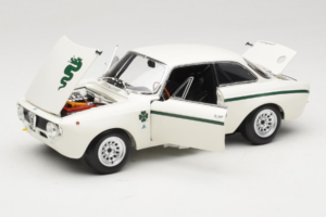 Alfa Romeo GTA 1300 Junior Vit Minichamps 1:18 100120501 Metall — bild 2 av 8