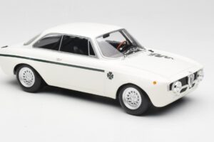 Alfa Romeo GTA 1300 Junior Vit Minichamps 1:18 155120021 Metall — bild 4 av 6