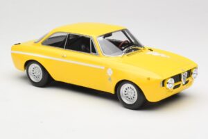 Alfa Romeo GTA 1300 Junior Gul Minichamps 1:18 155120024 Metall — bild 2 av 6
