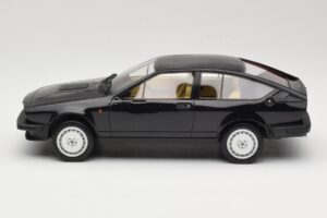 Alfa Romeo GTV6 2.5 Svart Laudoracing-Models 1:18 LM110C Metall — bild 3 av 6