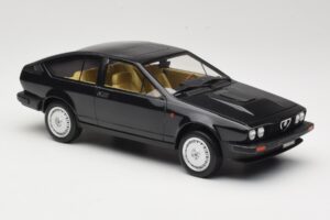 Alfa Romeo GTV6 2.5 Svart Laudoracing-Models 1:18 LM110C Metall — bild 4 av 6