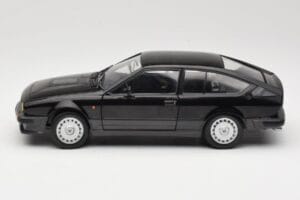 Alfa Romeo GTV6 Svart Solido 1:18 S1802302 Metall — bild 4 av 8