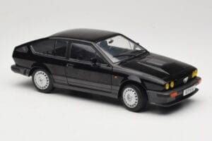 Alfa Romeo GTV6 Svart Solido 1:18 S1802302 Metall — bild 6 av 8