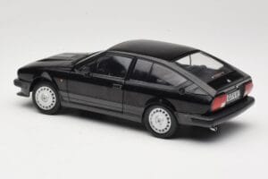 Alfa Romeo GTV6 Svart Solido 1:18 S1802302 Metall — bild 7 av 8