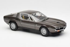 Alfa Romeo Montreal Brun Metallic AUTOart 1:18 70173 Metall — bild 6 av 8