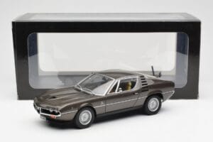 Alfa Romeo Montreal Brun Metallic AUTOart 1:18 70173 Metall — bild 8 av 8