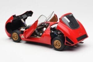 Alfa Romeo 33 Stradale Röd AUTOart 1:18 70191 Metall — bild 5 av 8