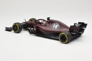 Alfa Romeo Racing C38 #7 K. Raikkonen Valentine's Day Livery Shakedown Fiorano 14th February 2019 Minichamps 1:18 110199907 M — bild 5 av 6