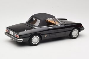 Alfa Romeo Spider 916 Veloce Svart Ricko 1:18 32107 Metall — bild 3 av 8