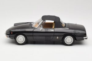 Alfa Romeo Spider 916 Veloce Svart Ricko 1:18 32107 Metall — bild 4 av 8