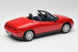 Alfa Romeo Spider 916 Alfa Röd Maisto 1:18 50278 Metall — bild 3 av 8