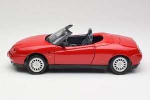 Alfa Romeo Spider 916 Alfa Röd Maisto 1:18 50278 Metall — bild 4 av 8