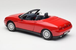 Alfa Romeo Spider 916 Alfa Röd Maisto 1:18 50278 Metall — bild 7 av 8