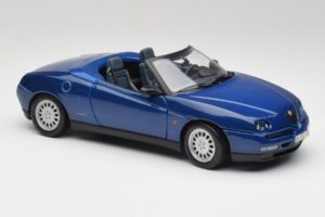 Alfa Romeo Spider 916 Periwinkle Blå Maisto 1:18 50308 Metall — bild 5 av 7