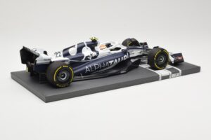AlphaTauri AT03 #22 Y. Tsunoda Bahrain GP 2022 Minichamps 1:18 117220122 Metall — bild 3 av 6