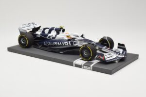 AlphaTauri AT03 #22 Y. Tsunoda Bahrain GP 2022 Minichamps 1:18 117220122 Metall — bild 4 av 6