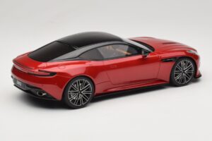 Aston Martin DB12 Hyper Red GT Spirit 1:18 GT936 Resin — bild 2 av 6