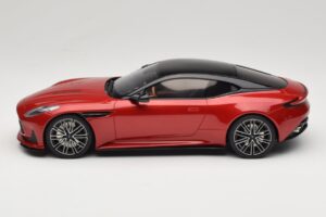 Aston Martin DB12 Hyper Red GT Spirit 1:18 GT936 Resin — bild 3 av 6