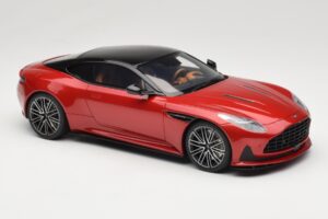Aston Martin DB12 Hyper Red GT Spirit 1:18 GT936 Resin — bild 4 av 6