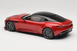 Aston Martin DB12 Hyper Red GT Spirit 1:18 GT936 Resin — bild 5 av 6