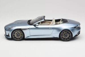 Aston Martin DB12 Volante Caribbean Blue Pearl GT Spirit 1:18 GT479 Resin — bild 3 av 6