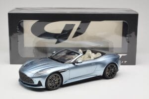 Aston Martin DB12 Volante Caribbean Blue Pearl GT Spirit 1:18 GT479 Resin — bild 6 av 6